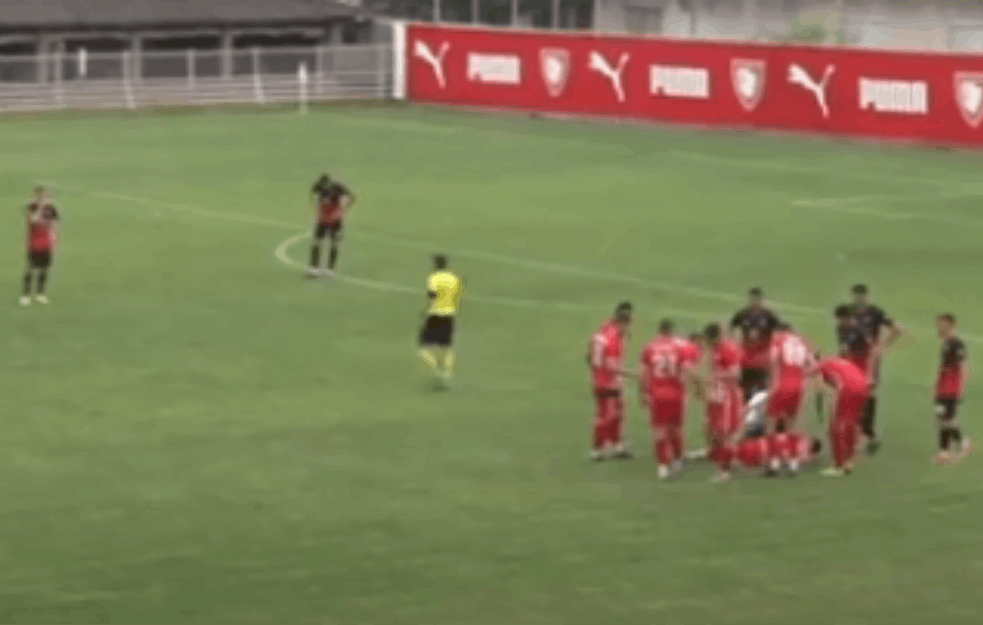 STRAVIČNA POVREDA SRPSKOG FUDBALERA: Krici i VRIŠTANJE odzvanjali na stadionu 'DRAGAN DŽAJIĆ'! (UZNEMIRUJUĆI VIDEO) 